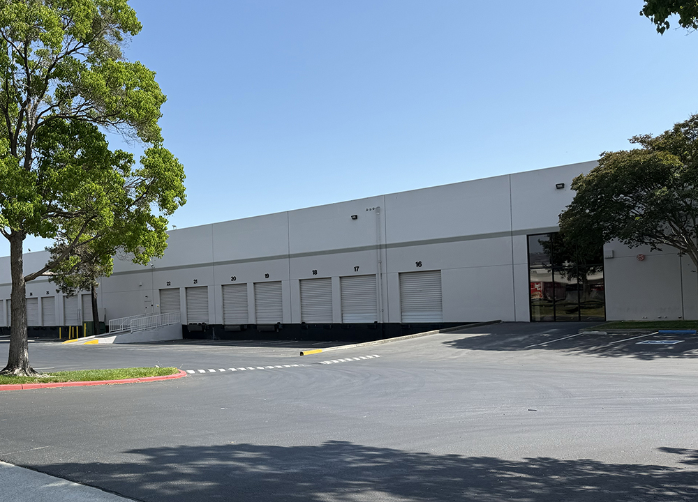 CRE 1-2-3: Why Dock Door Layout Impacts Warehouse Leasing