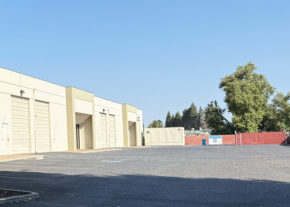 CRE 1-2-3: How to Evaluate Roll-Up Doors When Touring Warehouse Space